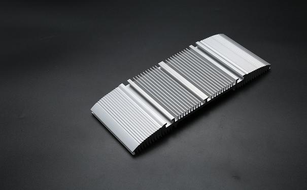 6063铝合金散热器 6063铝合金散热器